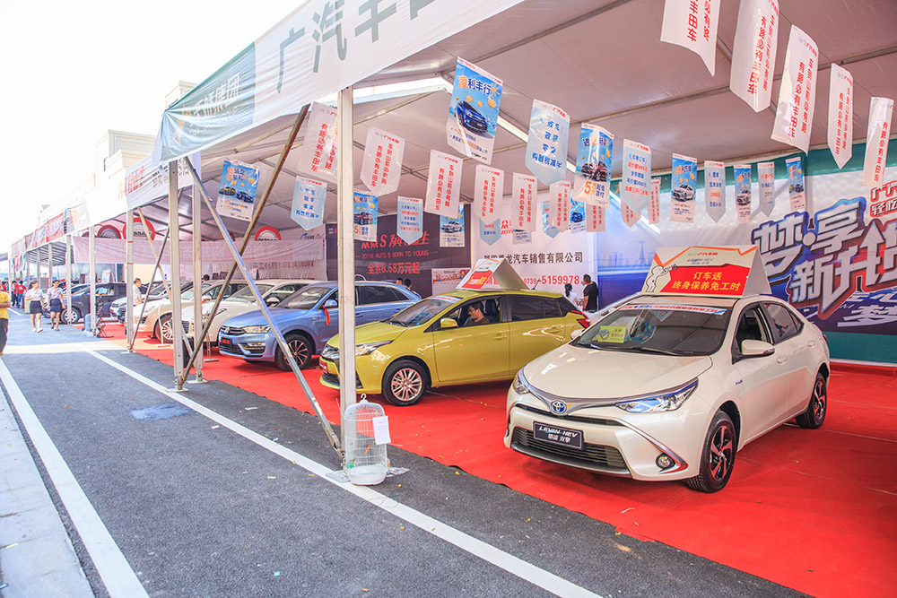【車展第一天】遇到那個TA，放棄蘋果8......