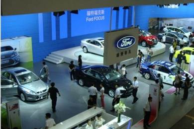 長(zhǎng)安福特精彩亮相2011重慶國際車展，全系車型演繹非凡