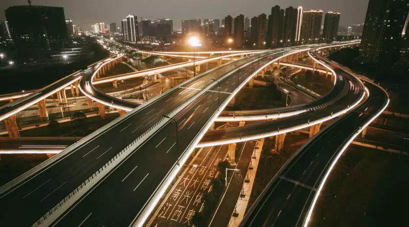這些上道必知汽車燈語，你知道嗎？