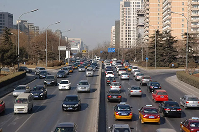 鬧市開(kāi)車(chē)必學(xué)技巧，你會(huì)幾招？